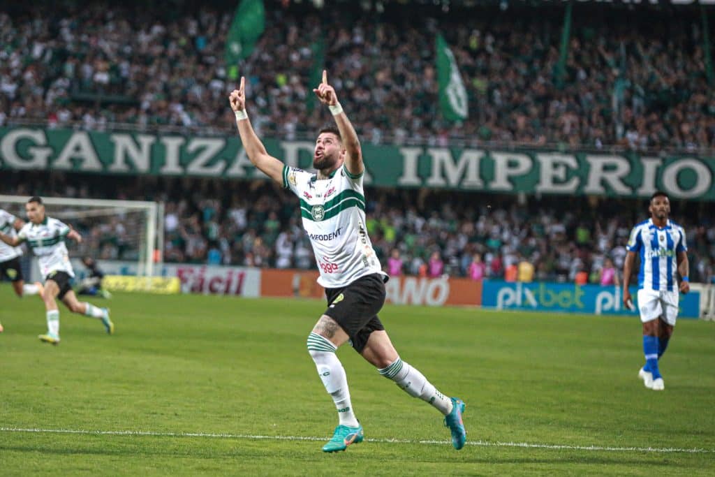 Coritiba vence o Avaí e respira fora do Z4: Confira os melhores momentos