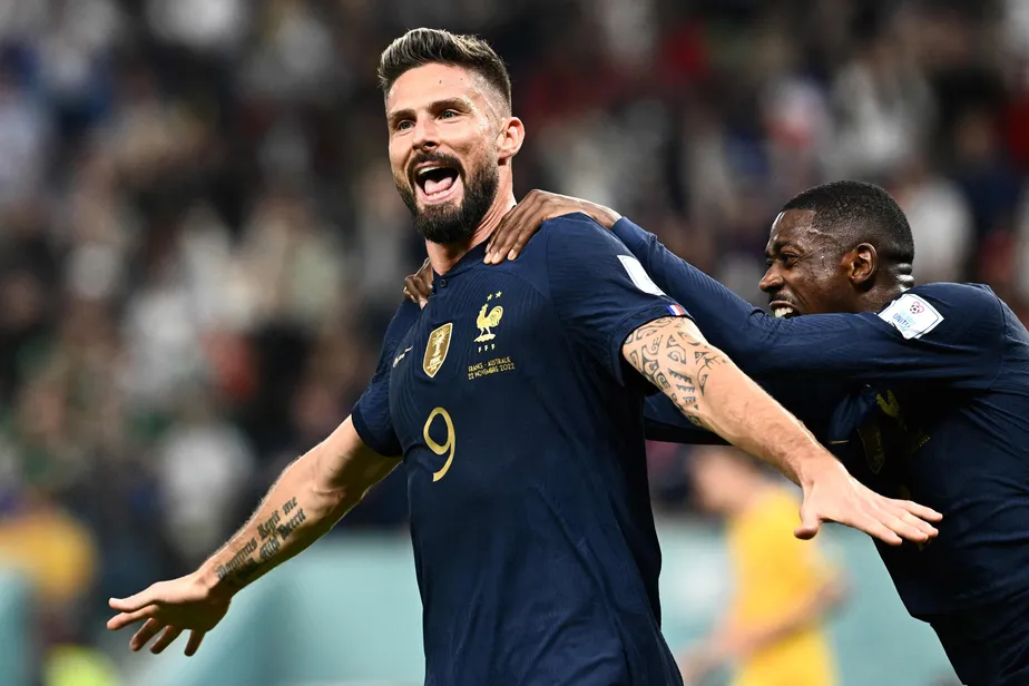 Giroud se iguala a recorde de Henry na Seleção da França