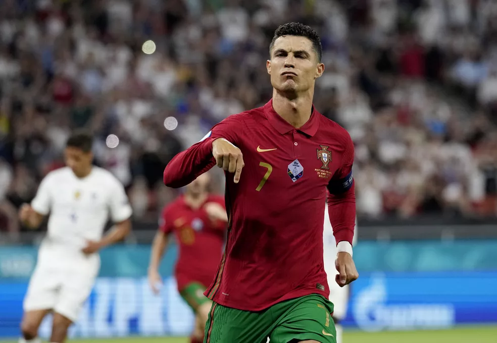 CR7 celebra convocação para sua 5ª Copa do Mundo