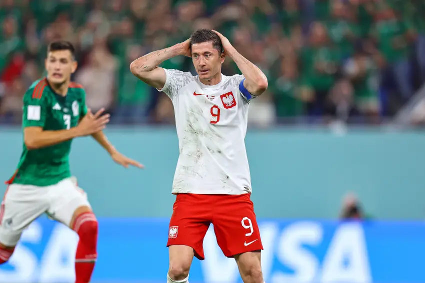 Lewandowski lamenta pênalti perdido na Copa do Mundo