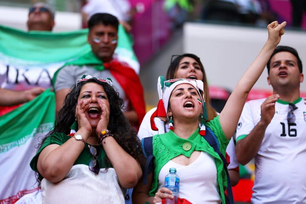 Torcedores do Irã protestam novamente em partida da Copa do Mundo