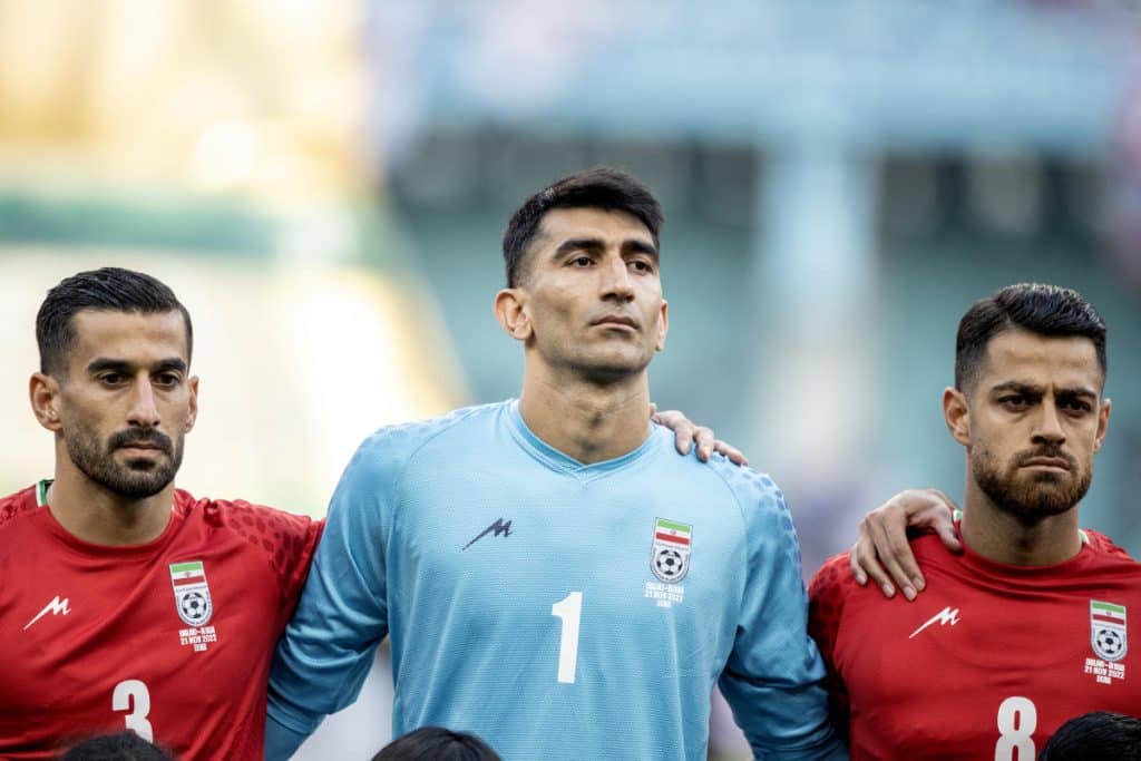 Goleiro da Seleção Iraniana com suspeita de traumatismo craniano