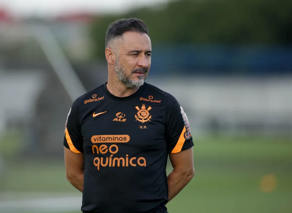 Corinthians termina temporada com saída de Vítor Pereira