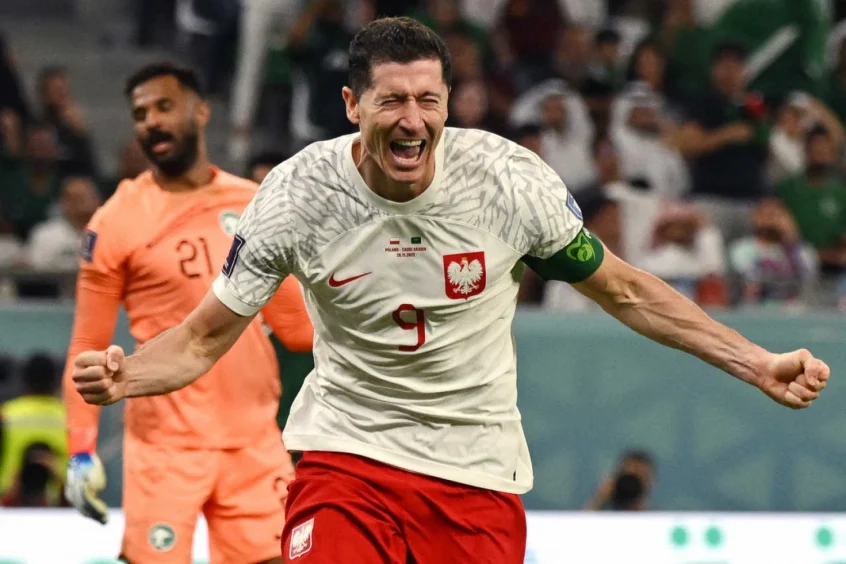 Segundo gol de Lewandowski na Copa do Mundo faz jogador se tornar artilheiro da Seleção da Polônia