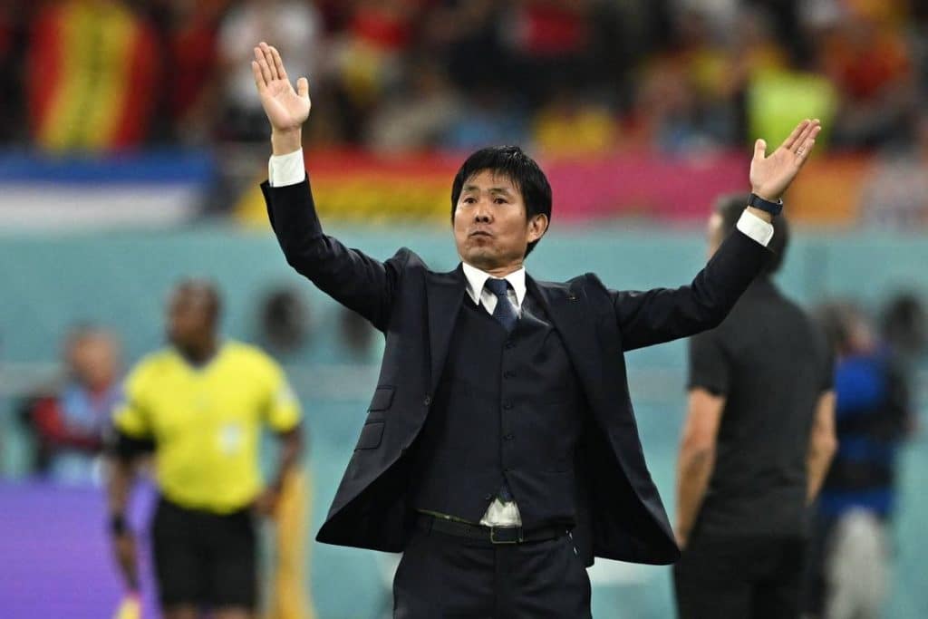 Técnico do Japão amplia horizontes e traça meta ambiciosa